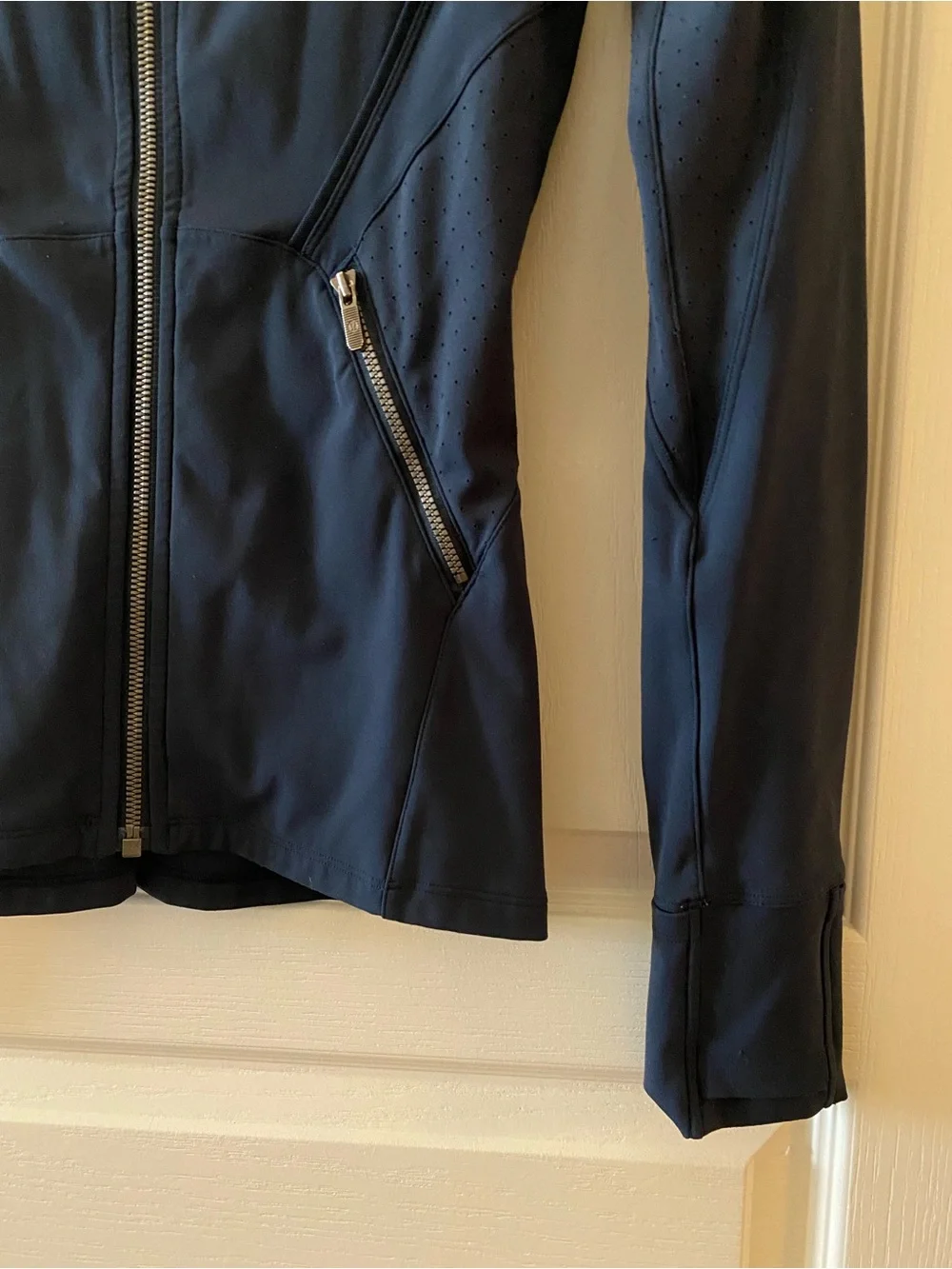 LULULEMON Sleek Essentials Jacket in Blue - 4